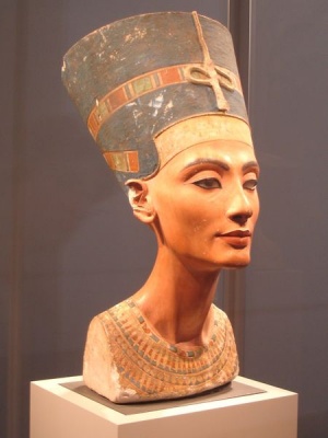 Busto de Nefertiti en el museo de Berlín.